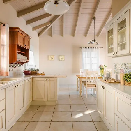 Villa Nikolas By Vintage Travel