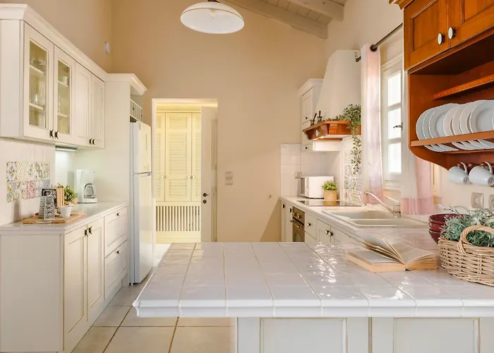 Nikolas By Vintage Travel Villa